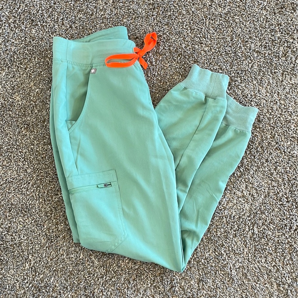 Figs jade Zamora joggers scrub pants